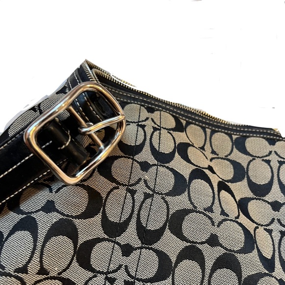 Authentic 2004 coach satchel - Picture 2 of 6